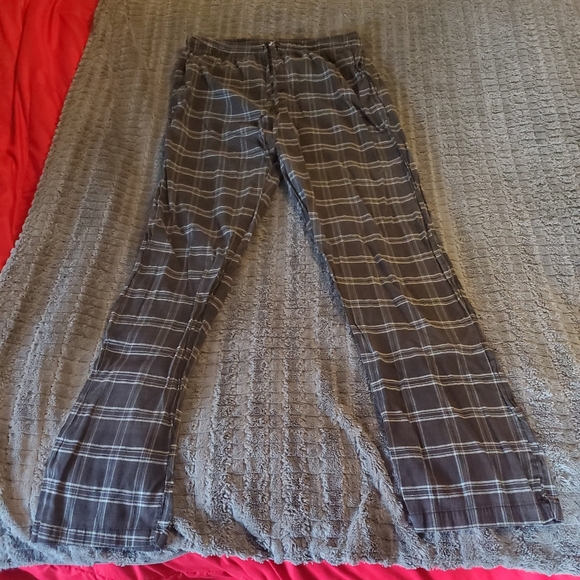 Pajama pants - second pair exact same - Picture 2 of 4
